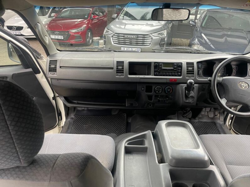 2011 Toyota Quantum 2.5D-4D GL 14-Seater Bus