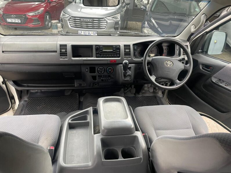 2011 Toyota Quantum 2.5D-4D GL 14-Seater Bus
