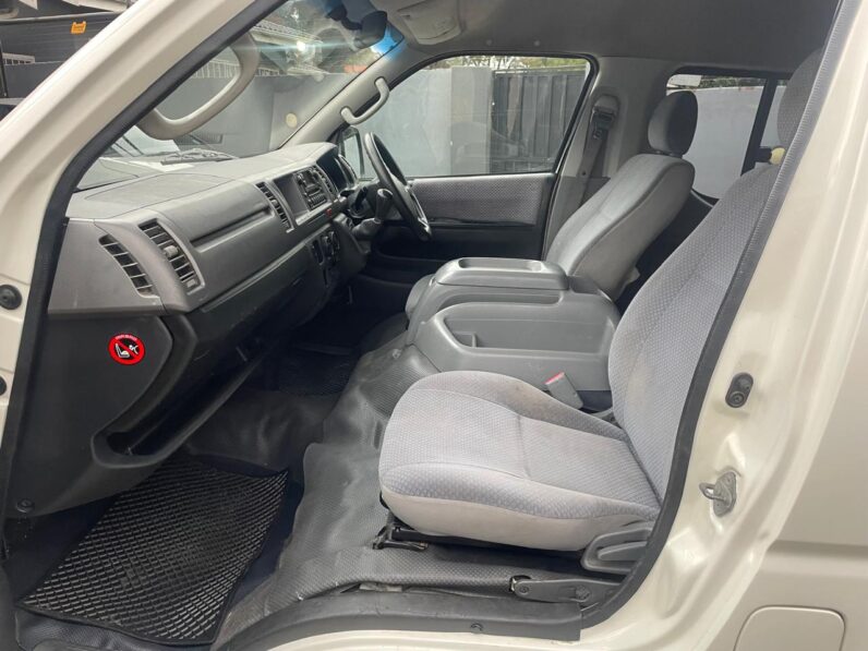 2011 Toyota Quantum 2.5D-4D GL 14-Seater Bus