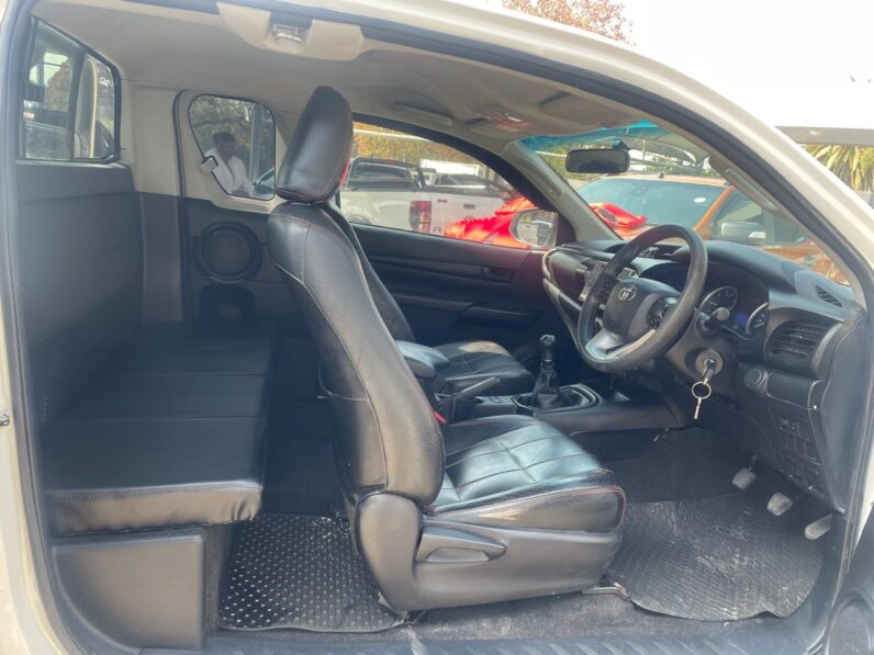 2017 Toyota Hilux 2.4GD-6 Xtra cab SRX