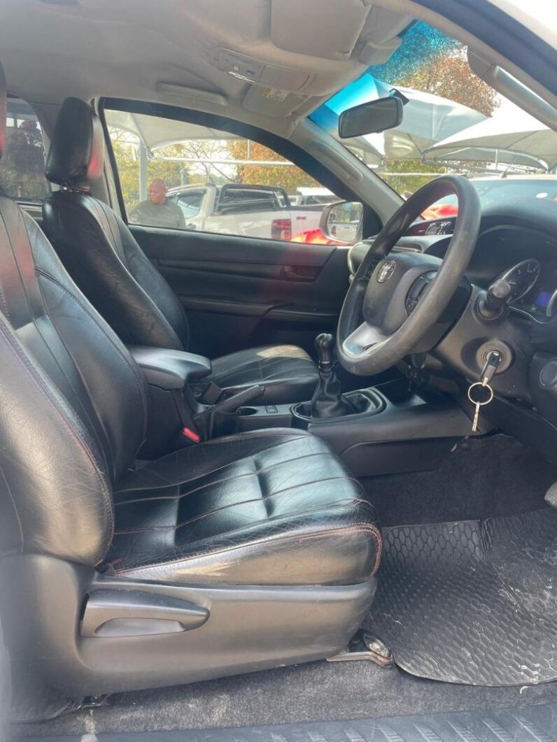 2017 Toyota Hilux 2.4GD-6 Xtra cab SRX