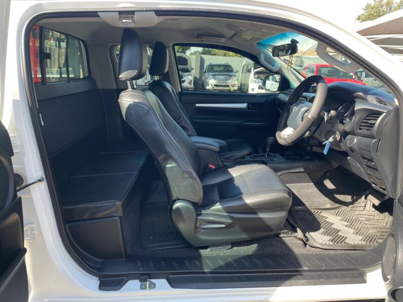 2021 Toyota Hilux 2.4GD-6 Xtra Cab Raider