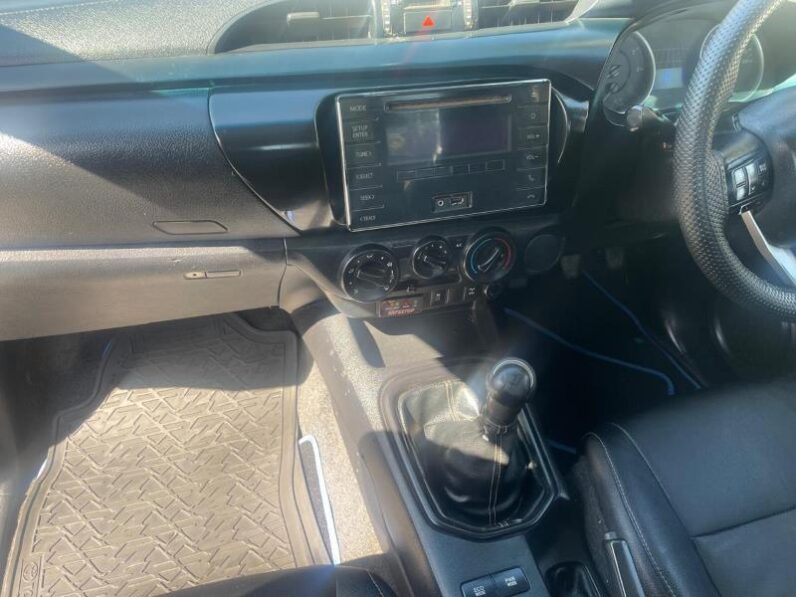 Toyota Hilux 2.4GD-6 SRX
