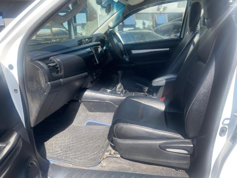 Toyota Hilux 2.4GD-6 SRX