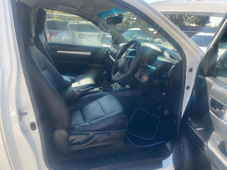 Toyota Hilux 2.4GD-6 SRX