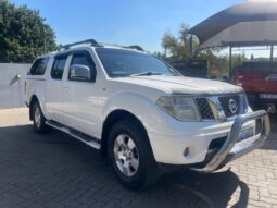 Nissan Navara 2.5dCi Double Cab LE