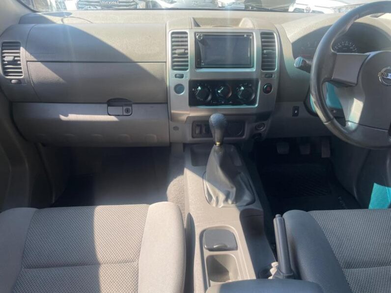 Nissan Navara 2.5dCi Double Cab LE