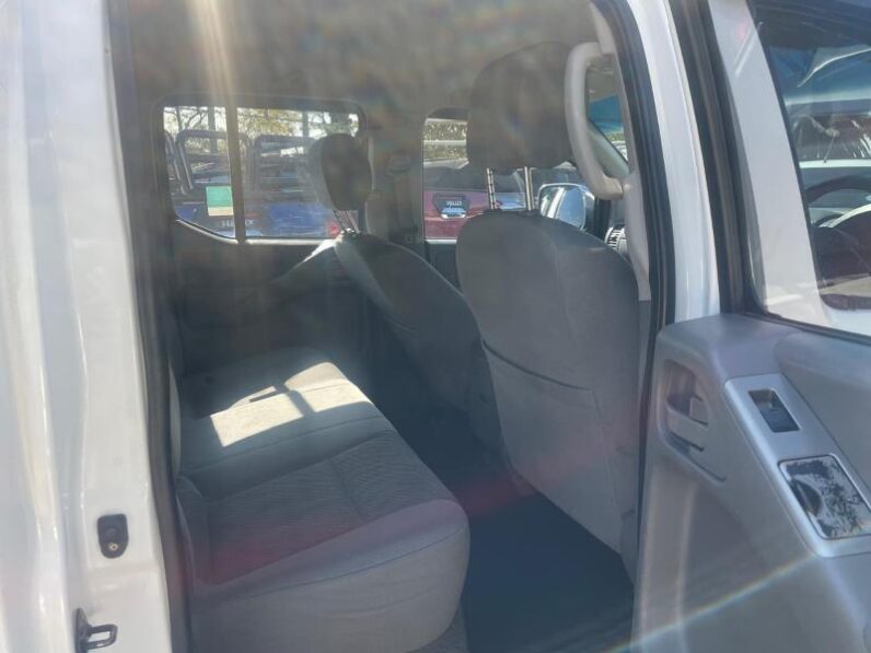 Nissan Navara 2.5dCi Double Cab LE