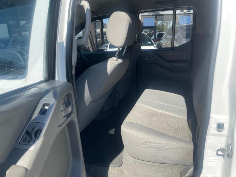 Nissan Navara 2.5dCi Double Cab LE