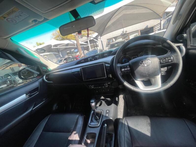 Toyota Hilux 2.8GD-6 Double Cab Raider auto