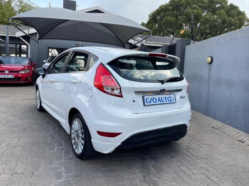 Ford Fiesta 5-Door 1.0T Titanium