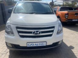 Hyundai H-1 2.4 Bus