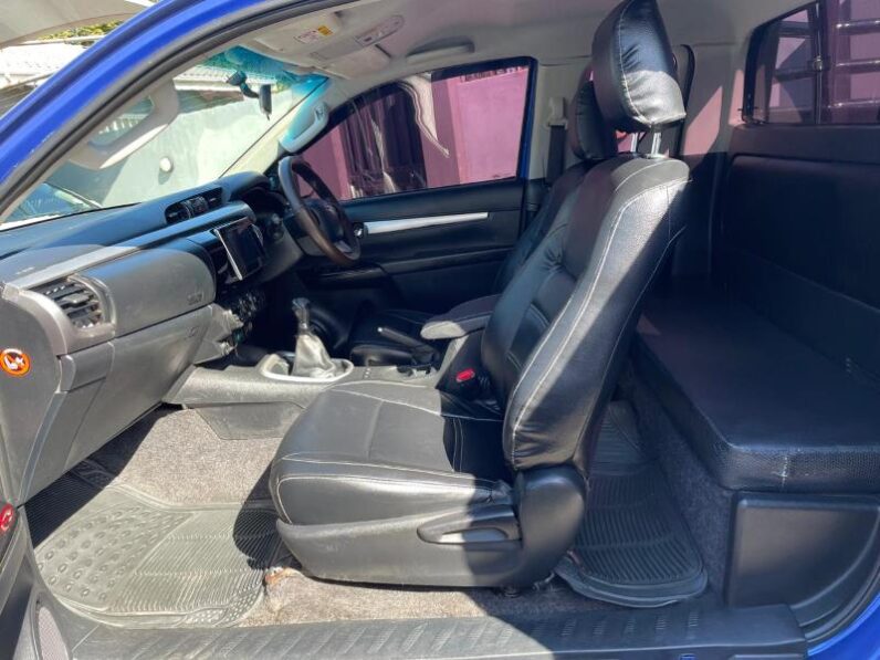 Toyota Hilux 2.8GD-6 Raider