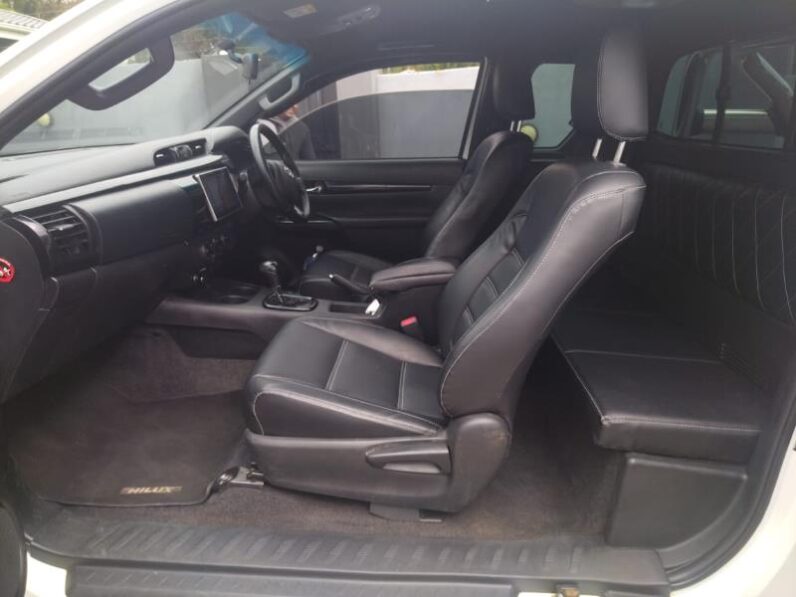Toyota Hilux 2.8GD-6 Xtra Cab Raider Auto