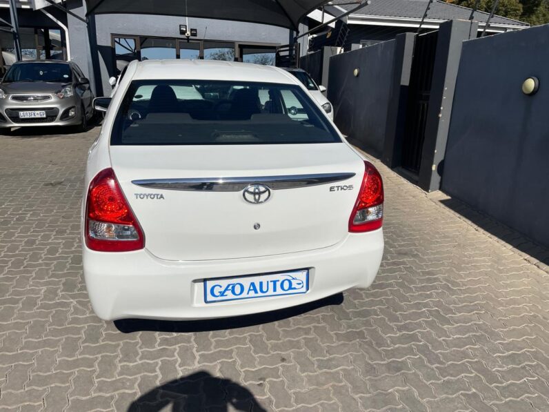 2013 Toyota Etios Sedan 1.5 Xi